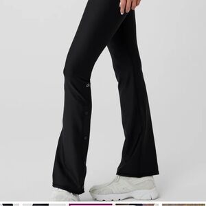 ALO Yoga Jet Black Airlift Flare Leggings